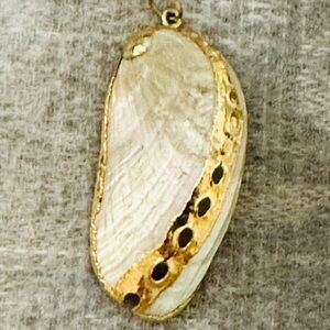 Vintage Gold tone Trimmed Genuine Tropical Shell Pendant
